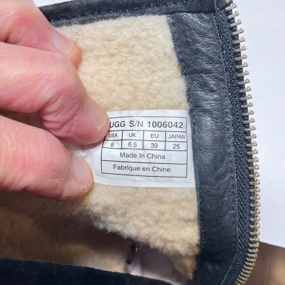 Ugg Black Suede Mid-Calf Buckle Boots Womens Size 8 - Picture 12 of 12